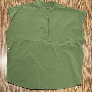 Figs Women's Mossy Green Short Sleeve Top